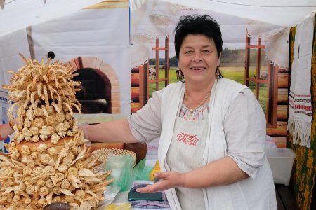 Вкуснейшая еда на Анненском кирмаше собирала десятки гастрономических ценителей Вкуснейшая еда на Анненском кирмаше собирала десятки гастрономических ценителей