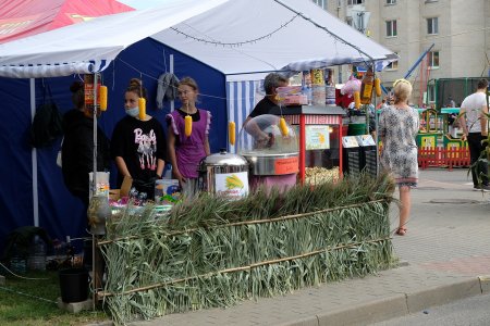 Вкуснейшая еда на Анненском кирмаше собирала десятки гастрономических ценителей Вкуснейшая еда на Анненском кирмаше собирала десятки гастрономических ценителей