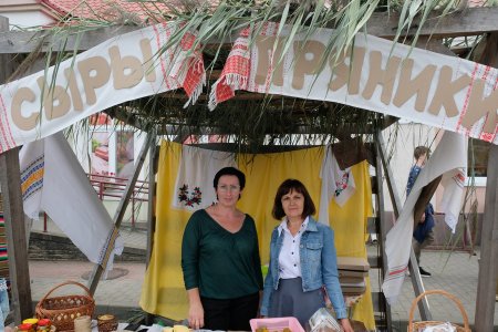 Вкуснейшая еда на Анненском кирмаше собирала десятки гастрономических ценителей Вкуснейшая еда на Анненском кирмаше собирала десятки гастрономических ценителей