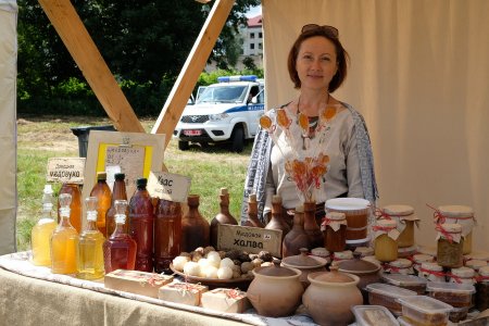 Вкуснейшая еда на Анненском кирмаше собирала десятки гастрономических ценителей Вкуснейшая еда на Анненском кирмаше собирала десятки гастрономических ценителей