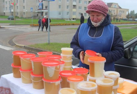 «Это уже традиция». В Зельве прошла сельскохозяйственная ярмарка «Это уже традиция». В Зельве прошла сельскохозяйственная ярмарка